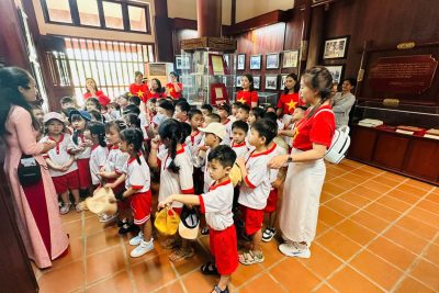 Trường Mầm non Đức Phú tổ chức cho học sinh 5-6 tuổi tham quan khu lưu niệm của Cố Thủ tướng Phạm Văn Đồng